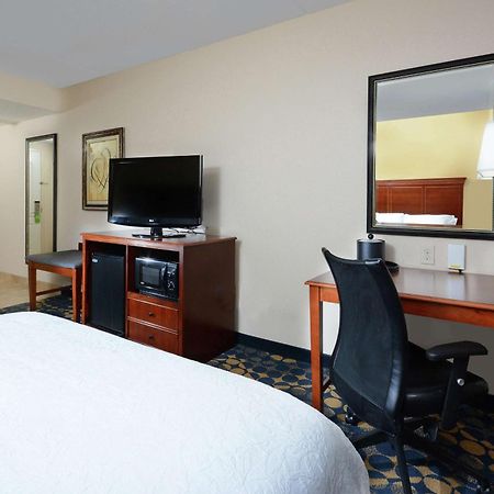 Hampton Inn & Suites האנטרסוויל מראה חיצוני תמונה