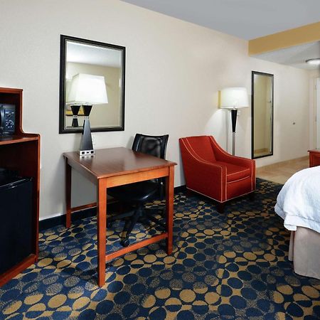 Hampton Inn & Suites האנטרסוויל מראה חיצוני תמונה