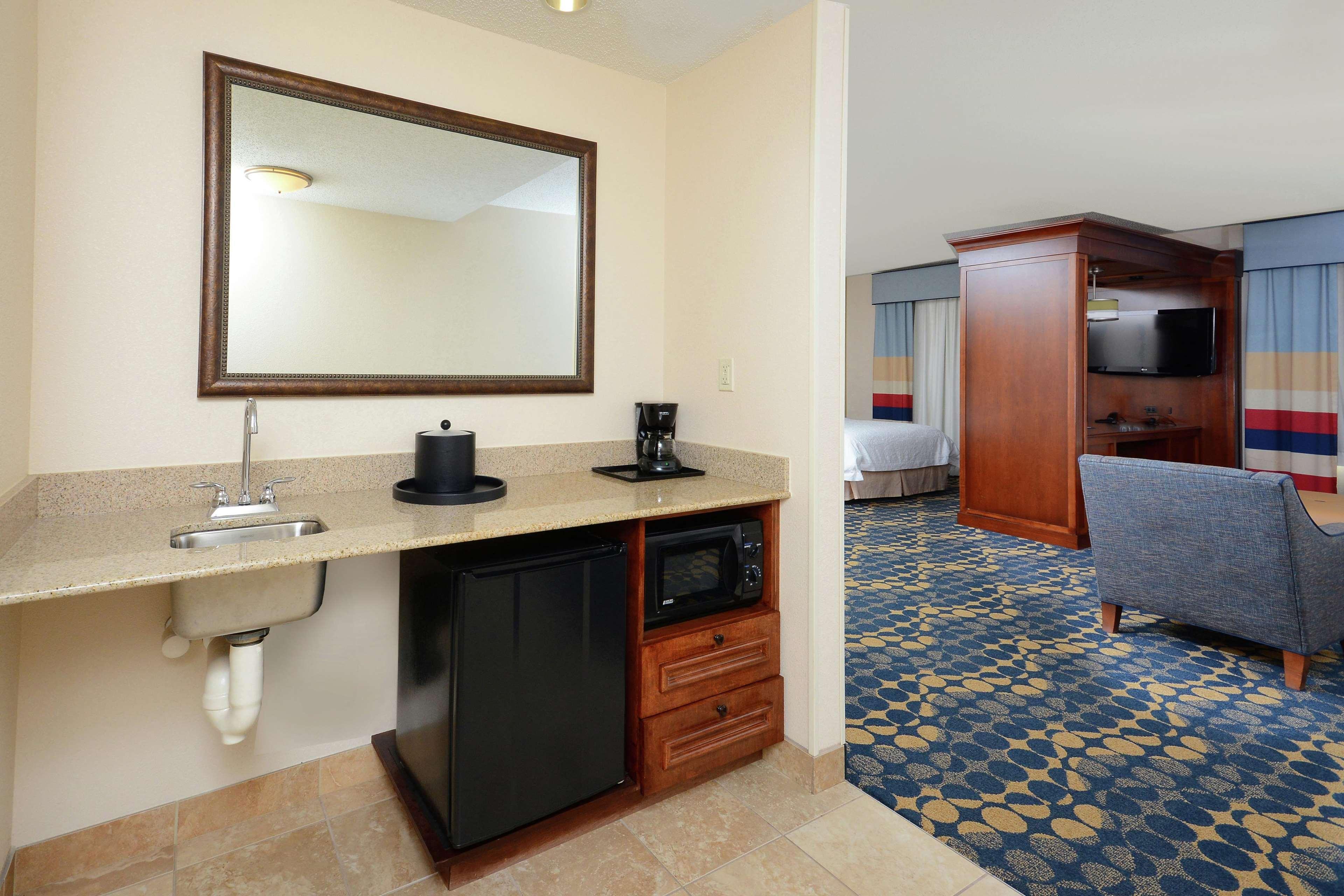 Hampton Inn & Suites האנטרסוויל מראה חיצוני תמונה