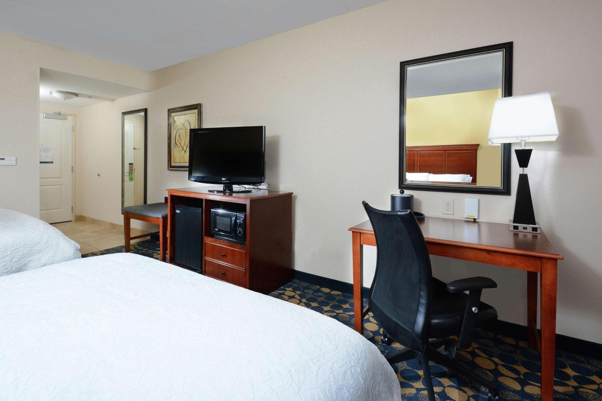 Hampton Inn & Suites האנטרסוויל מראה חיצוני תמונה