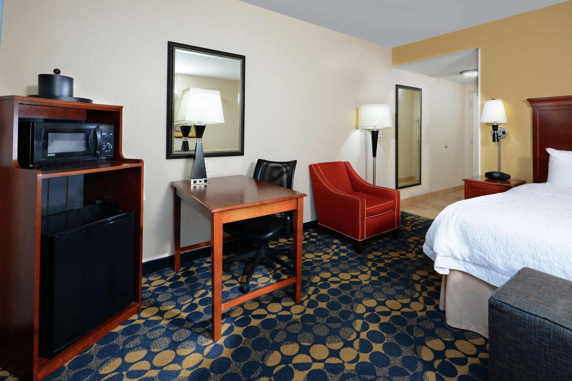Hampton Inn & Suites האנטרסוויל מראה חיצוני תמונה