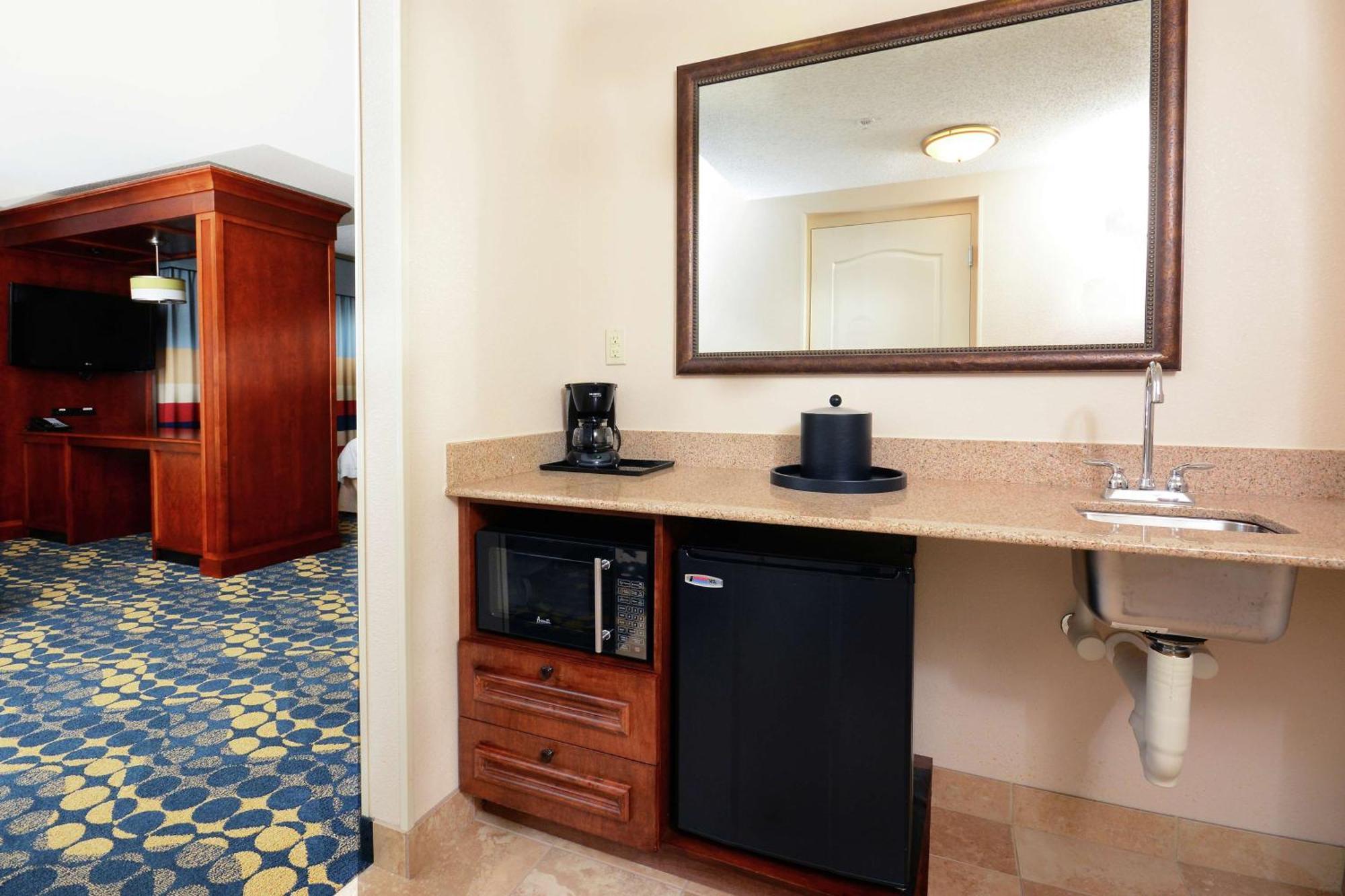 Hampton Inn & Suites האנטרסוויל מראה חיצוני תמונה