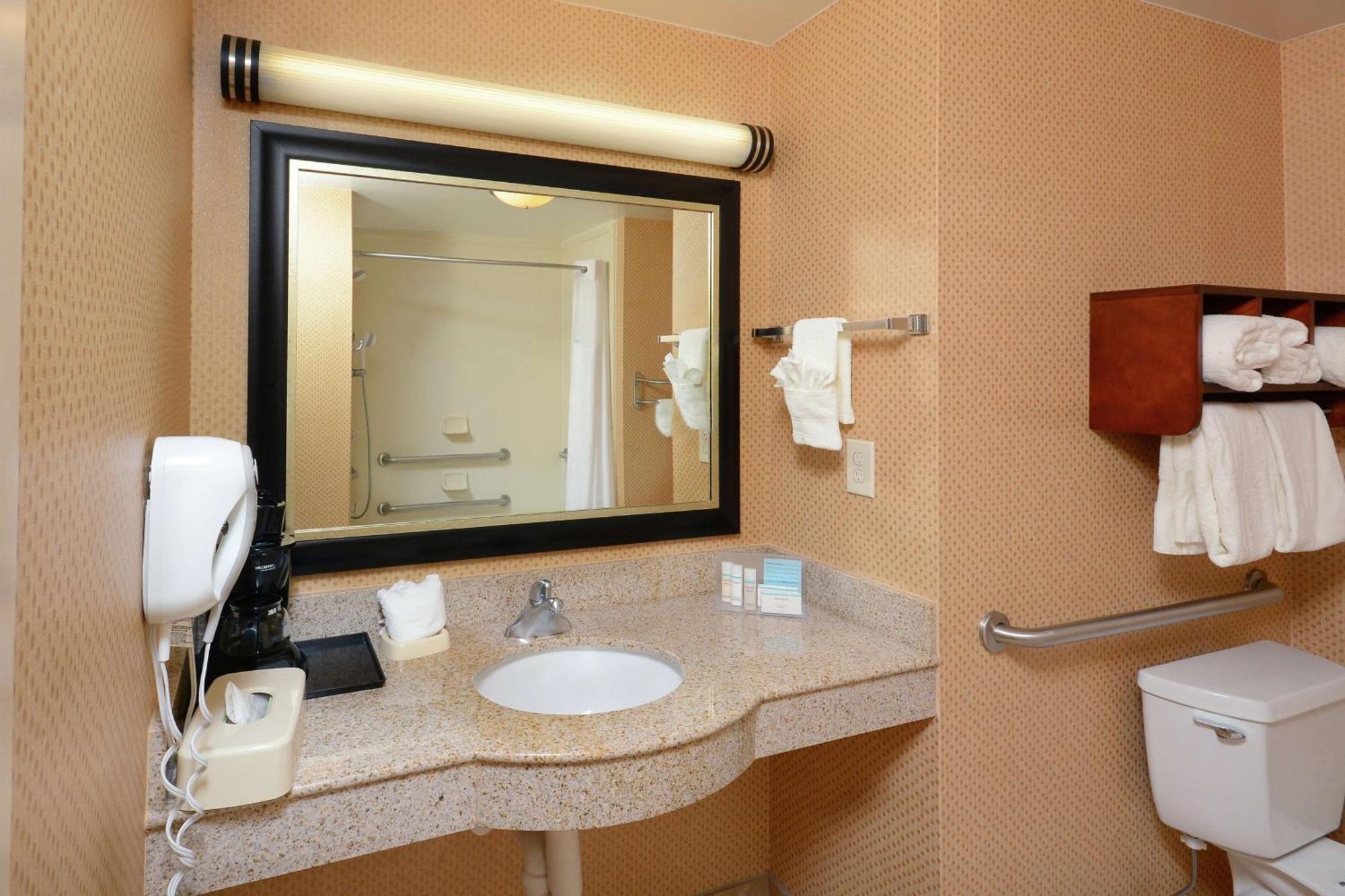 Hampton Inn & Suites האנטרסוויל מראה חיצוני תמונה
